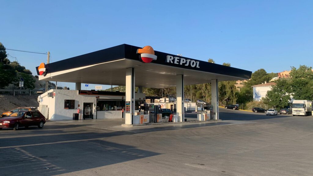La Yuca gasolinera REPSOL en Jaén